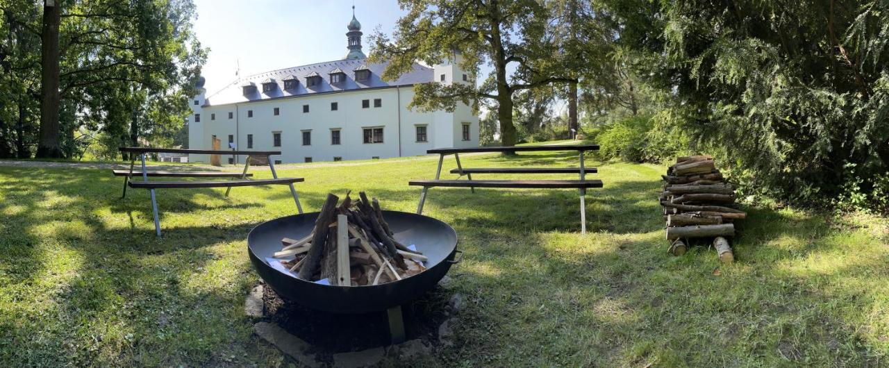 Depandance - Vedlejsi Budova U Zamku Třešť エクステリア 写真